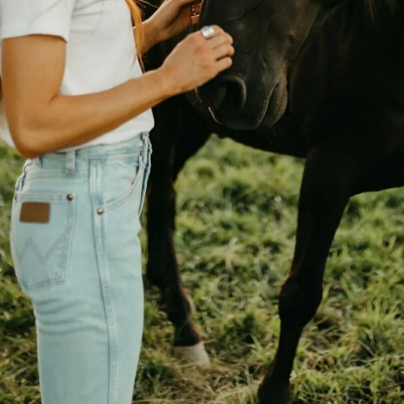 Wrangler Cowboy Cut Slim Fit Light Wash Denim Jeans Size 5 x 34 - Picture 3 of 10